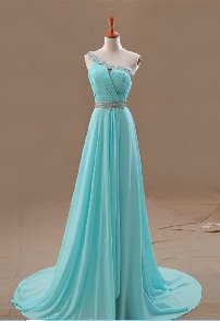 two photo of the dress model